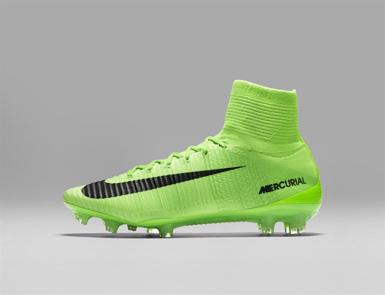 Fel -groene -nike -mercurial -superfly -voetbalschoenen