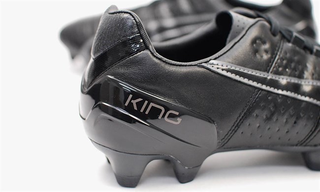 Rimpelingen Hilarisch tong Volledig zwarte Puma King II 2015 voetbalschoenen gepresen - Voetbal- schoenen.eu