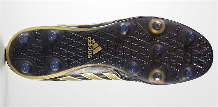 Zwart -gouden -adidas -gloro -16-voetbalschoenen 4