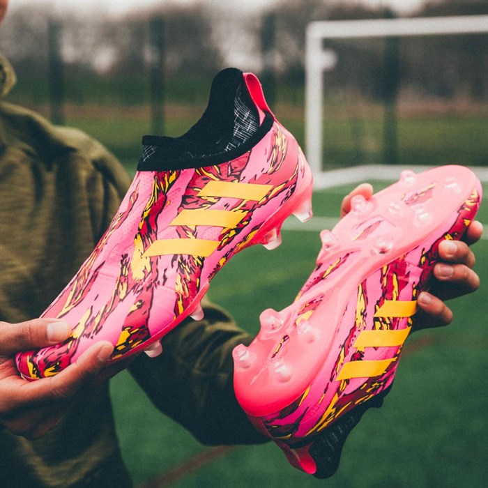 Roze -adidas -glitch -voetbalschoenen -mirage