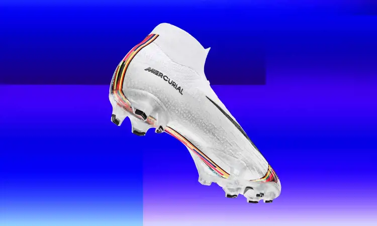 De witte Nike Mercurial Superfly en Vapor LVL UP voetbalschoenen