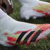 wit-rood-gele-adidas-predator-voetbalschoenen-uniforia-pack.jpg