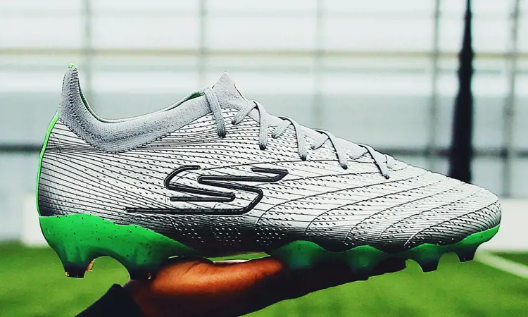 Skechers voetbalschoenen uit Laser Comfort pack zijn zilver/fel groen! 